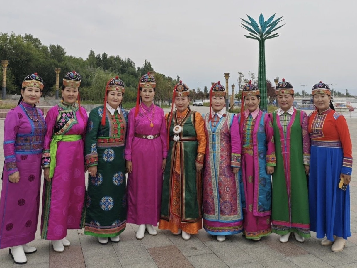 博乐地区女性服饰